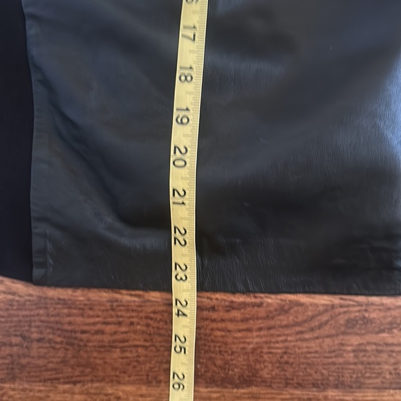 Classiques Entier Nordstrom Black Ponte Knit Top with Leather Panels Size L - Picture 13 of 16